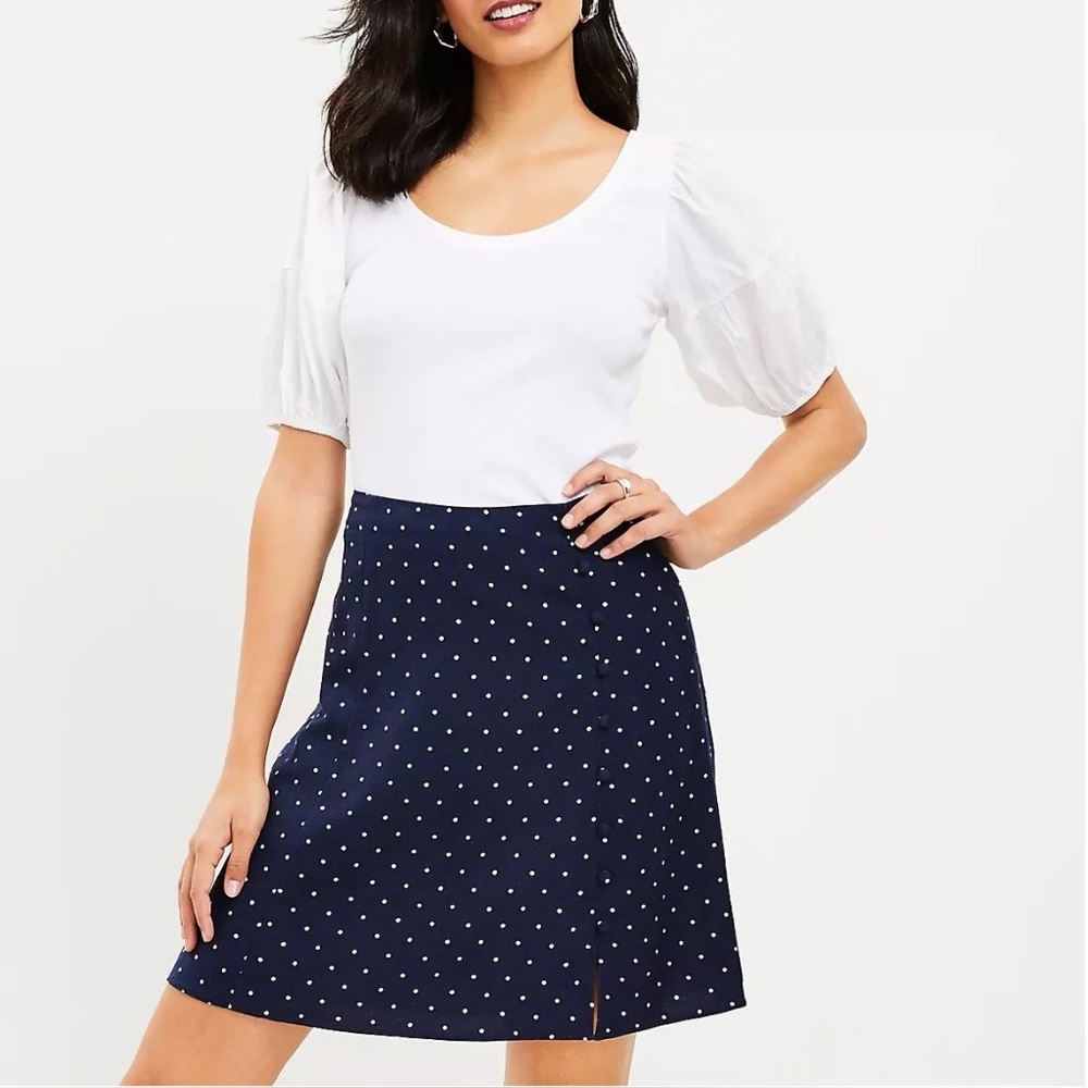 LOFT Dotted Button Trim Linen Blend Skirt
(brand new, never worn, size 0)